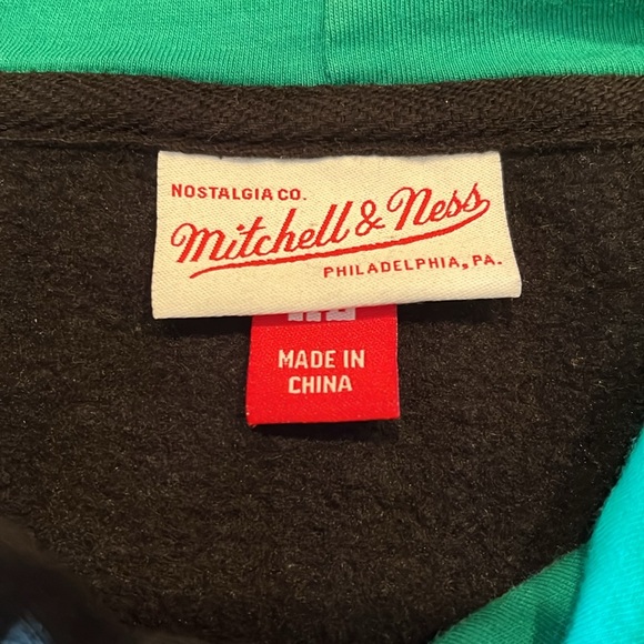 Mitchell & Ness Phila Eagles 🦅 Throwback Fleece Hoodie - Picture 4 of 15